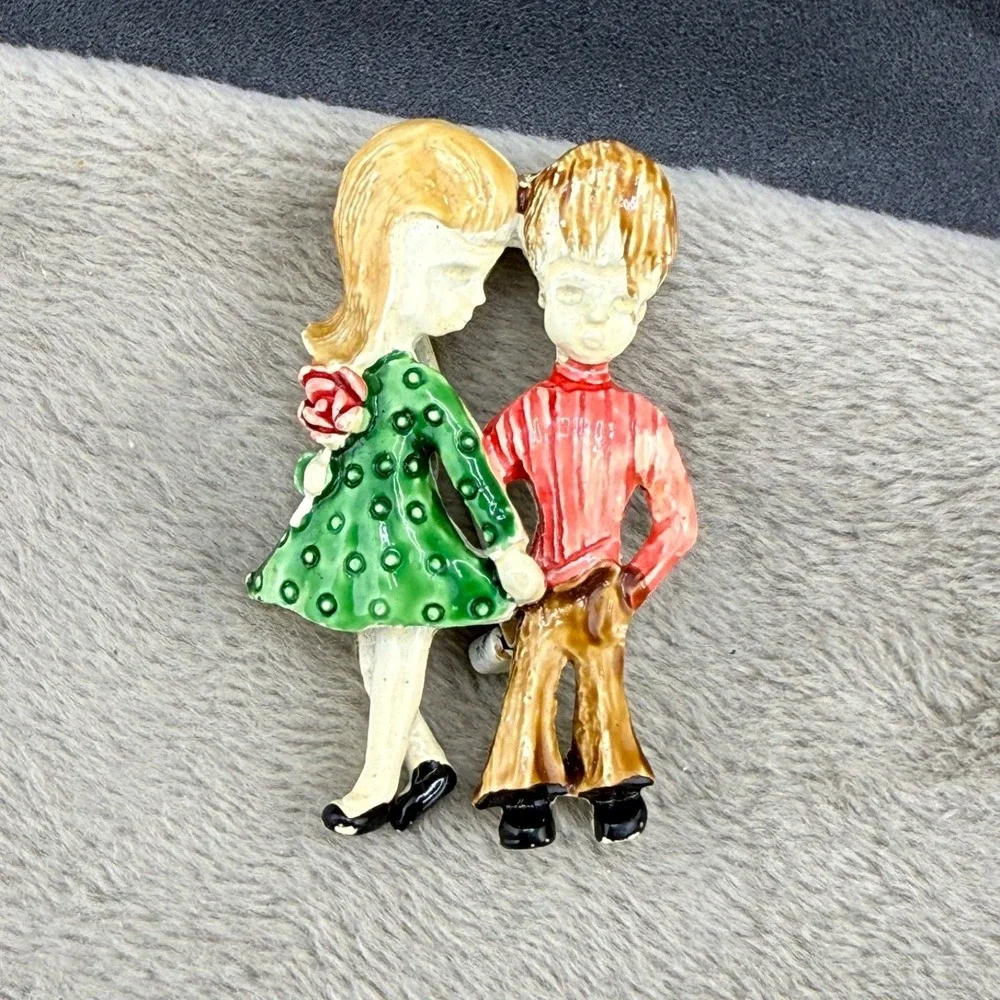 Vintage Couple Brooch Enamel Pendant‎ Bale Signed